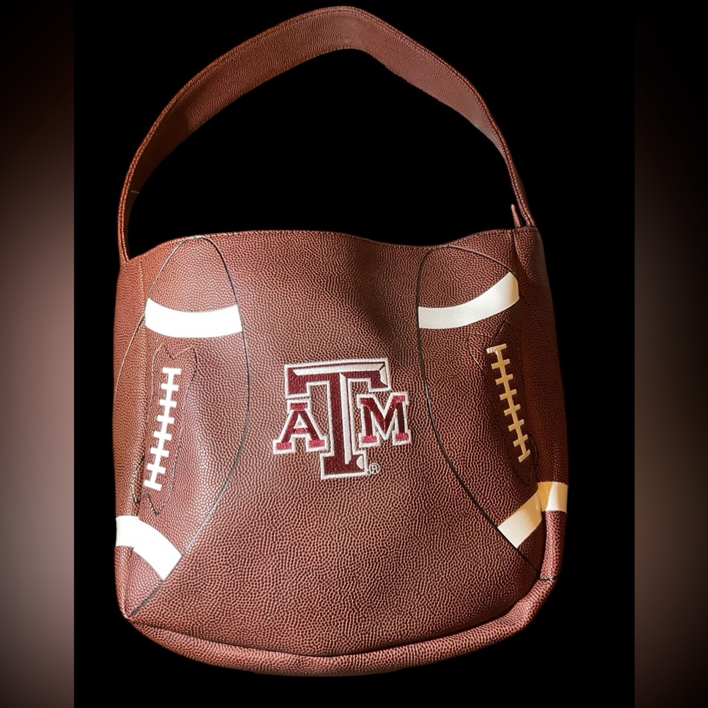 TEXAS A&M football game bag. 🏈🏈🏈🏈. with free mug!